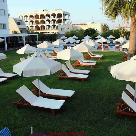 Aparthotel Frixos 3*