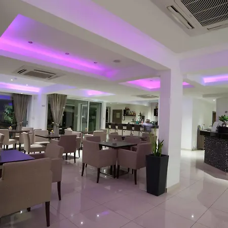 Frixos Aparthotel Larnaca