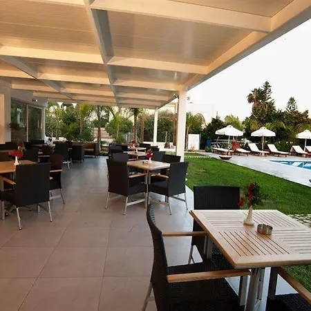 Aparthotel Frixos