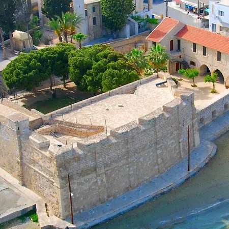 Frixos Aparthotel 3*