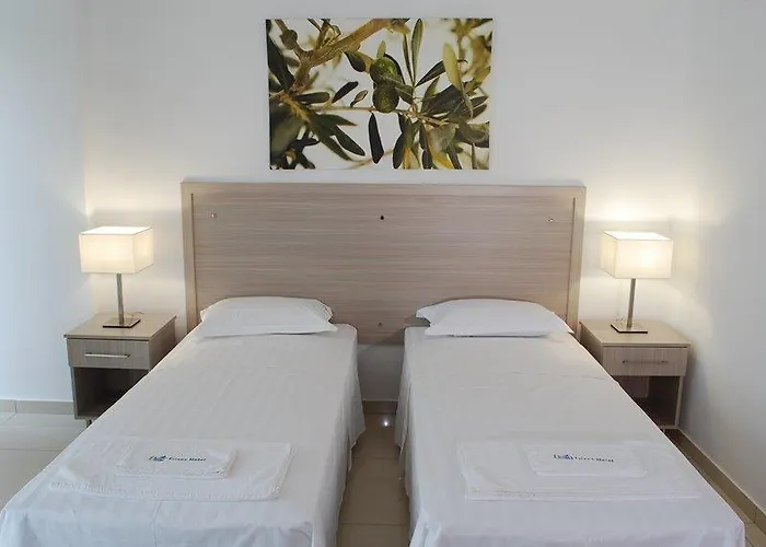 Aparthotel Frixos Larnaca