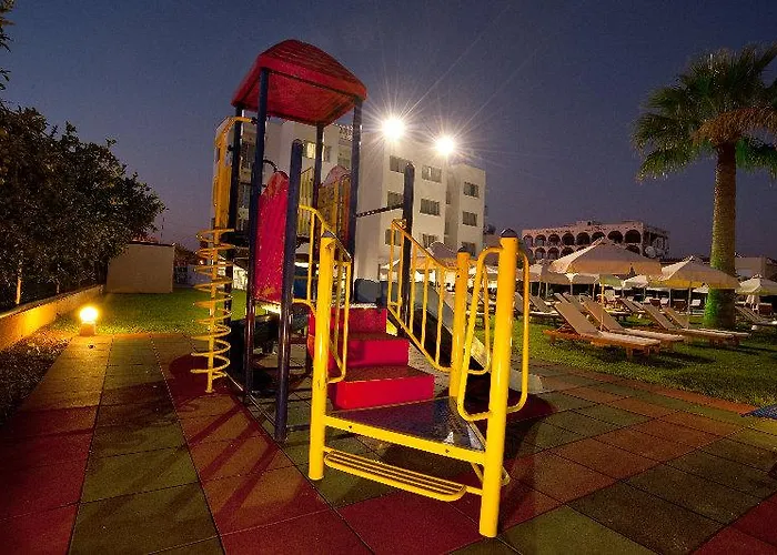 Frixos Aparthotel Larnaca