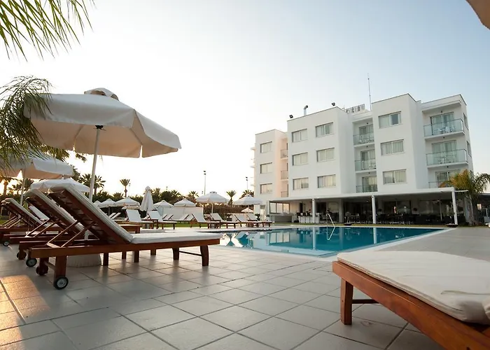 Aparthotel Frixos Larnaca