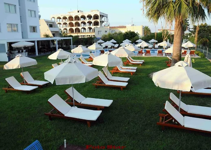 Aparthotel Frixos 4*