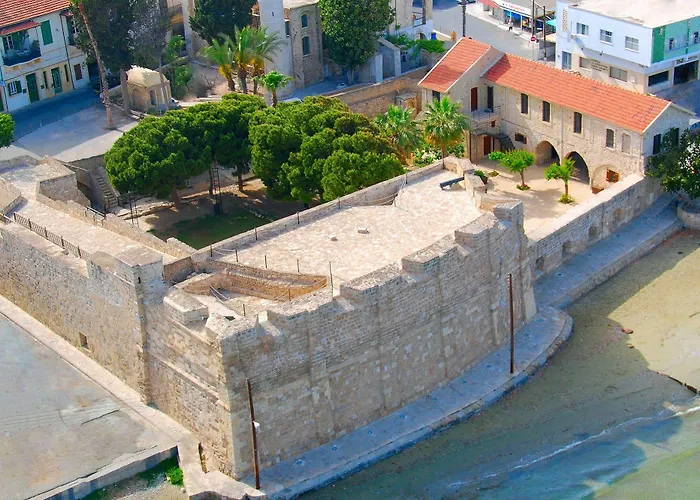 Frixos Aparthotel 4*