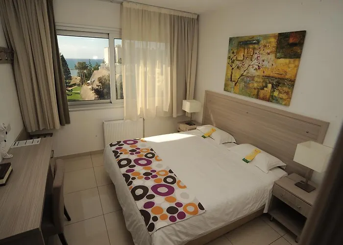 Lägenhetshotell Frixos 4*