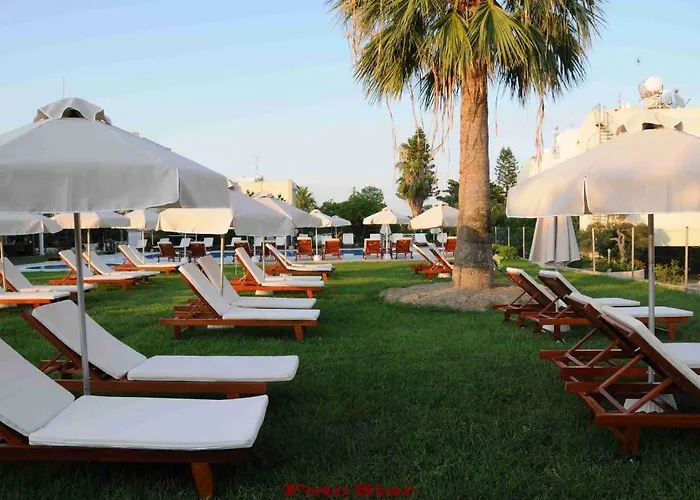 Frixos Lägenhetshotell