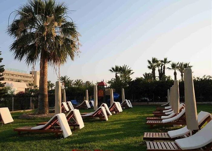 Lägenhetshotell Frixos 4*