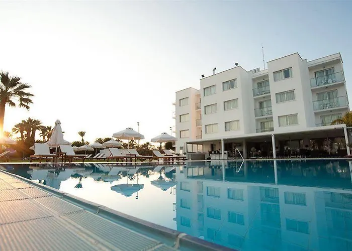 Frixos Lägenhetshotell