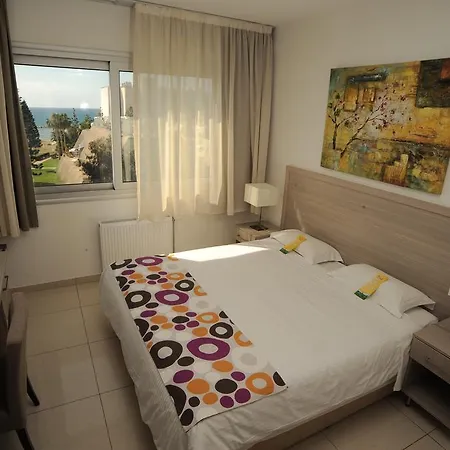 Aparthotel Frixos 4*